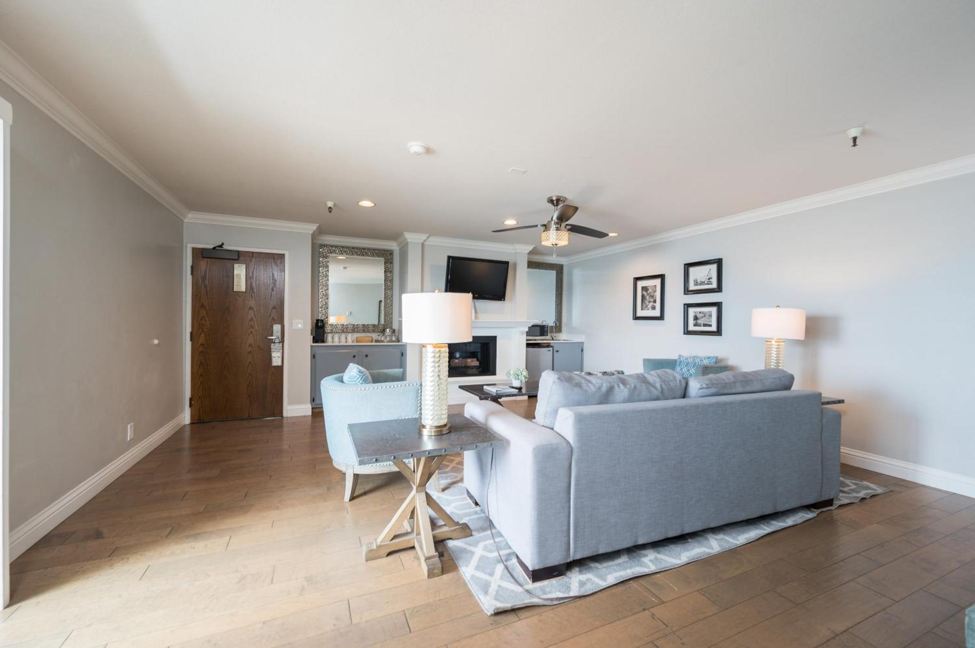 456 Embarcadero & 3* Morro Bay