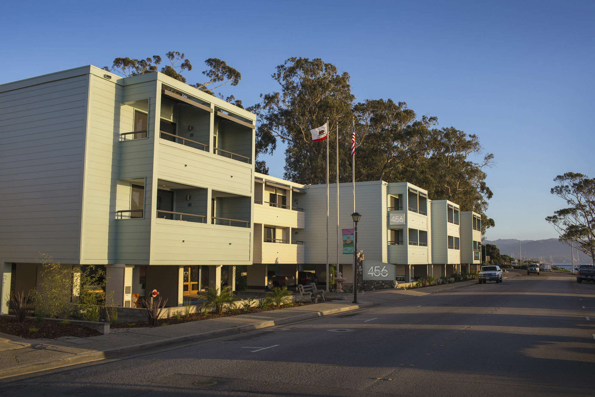 456 Embarcadero &