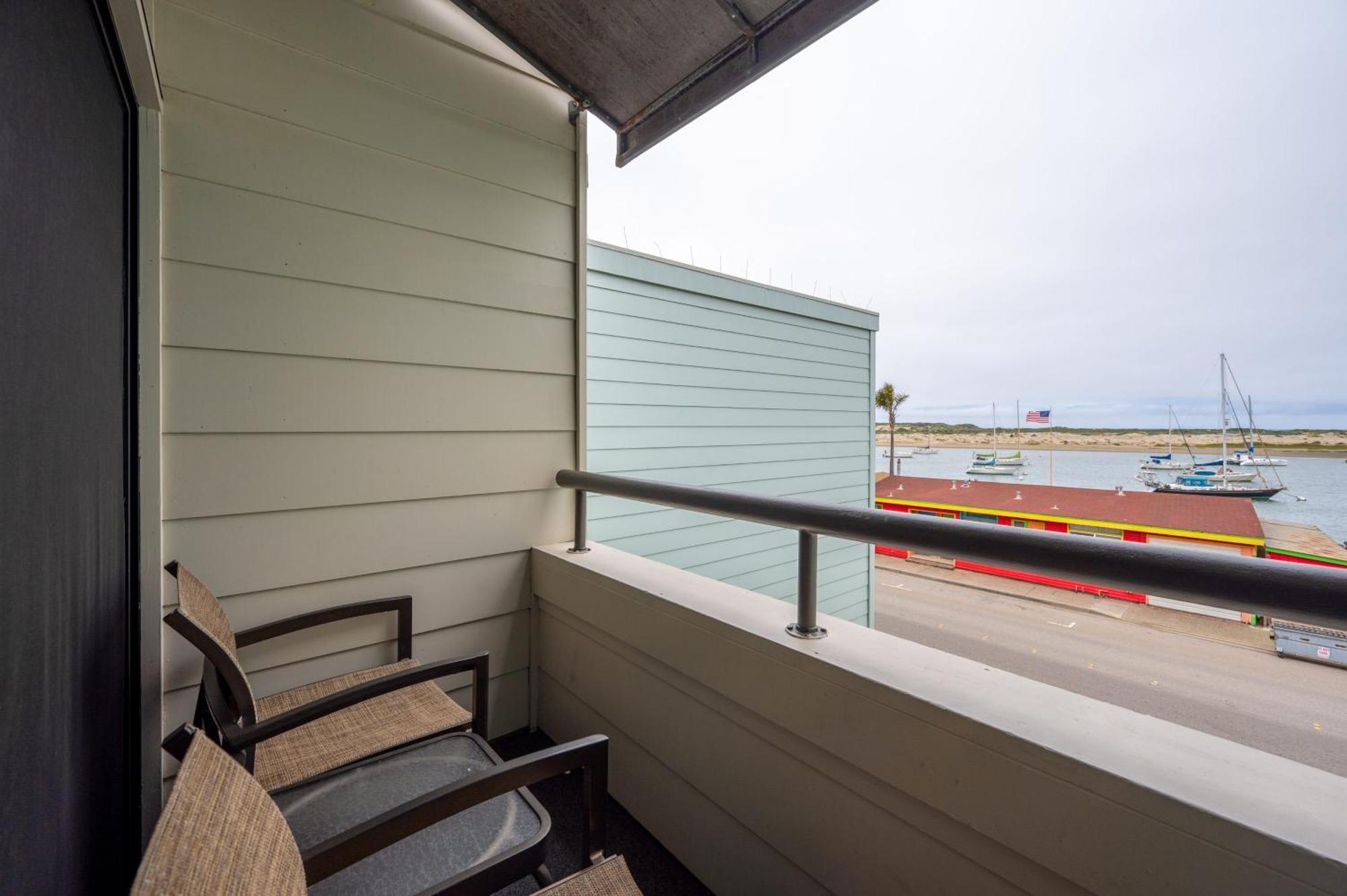 456 Embarcadero & Inn