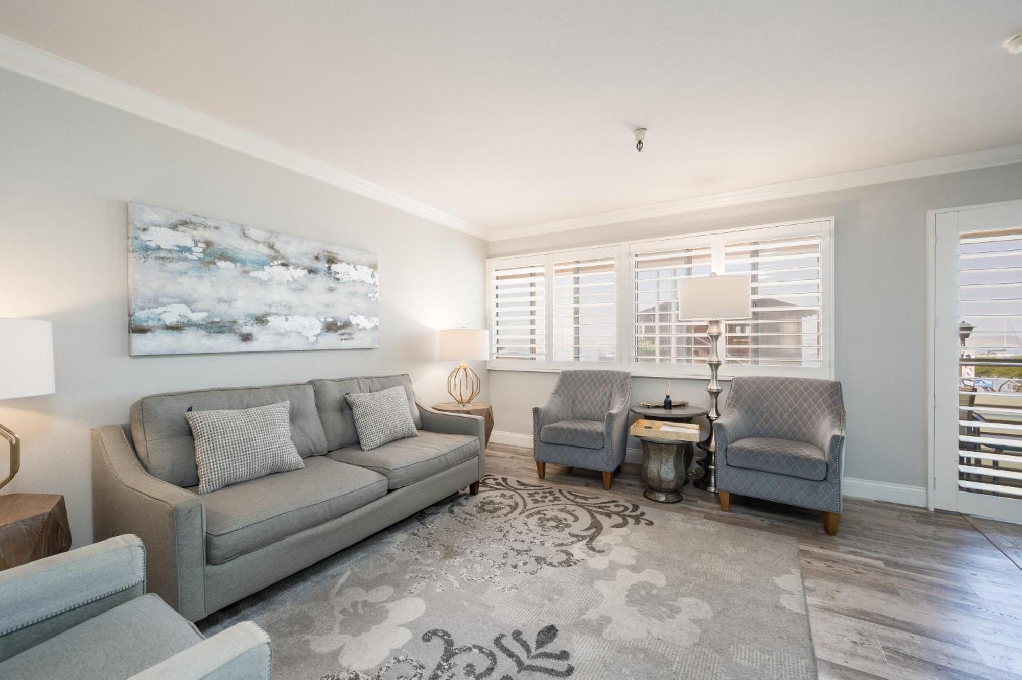 456 Embarcadero & Inn 3*